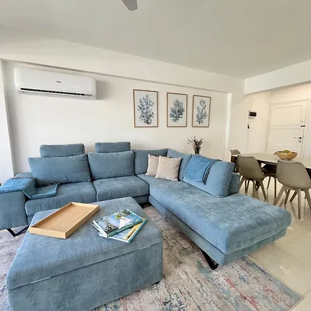 Makenzie View Apartament